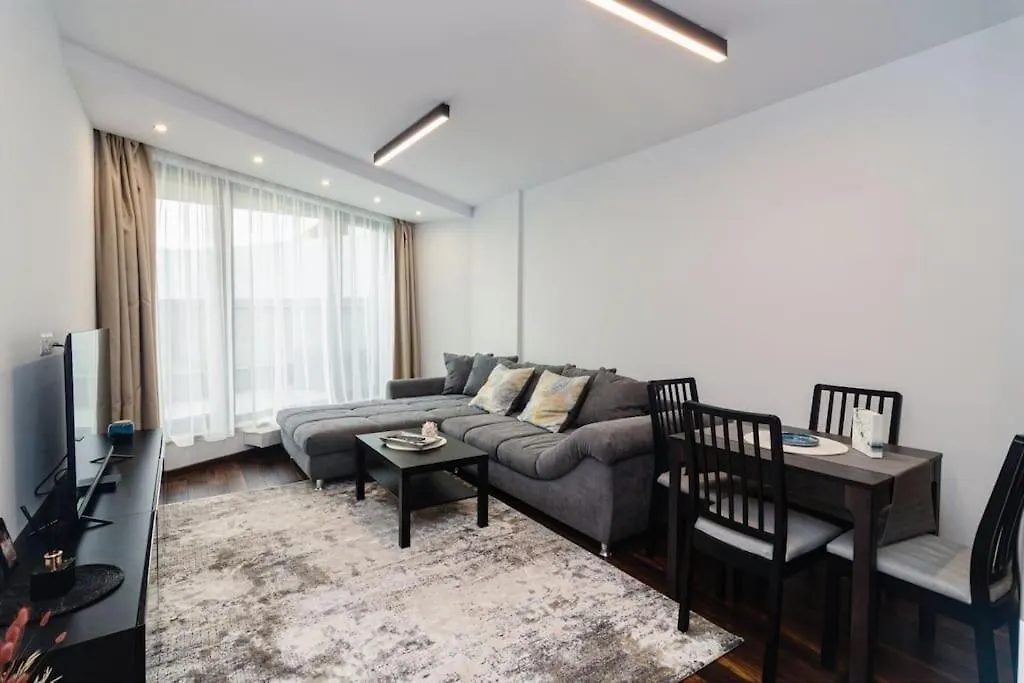 Georgi'S 1 Bedroom Quiet Apartment With Garage Sofía